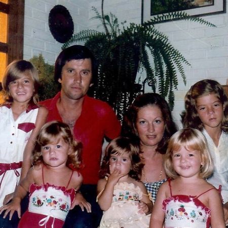 Patricia Nonnenmacher Bundchen's Twin sister, Gisele Bundchen, shared her childhood picture with her family. 
